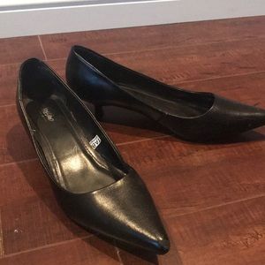 Black Pointed Toe Mini Heels
